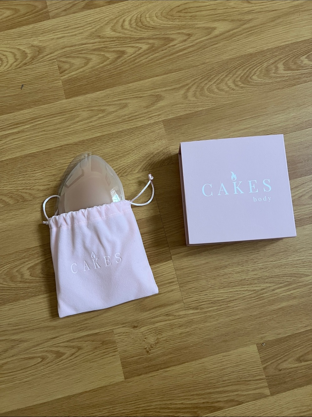 Cakes Body Nude Adhesive Silicone Bra Inserts with Pink Storage Pouch
